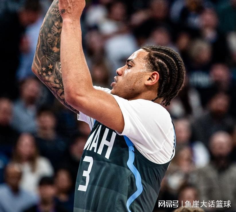 kaiyun-独行侠被逆转！马卡33+7浓眉又受伤，状元26+10+8，克莱爆发尽力