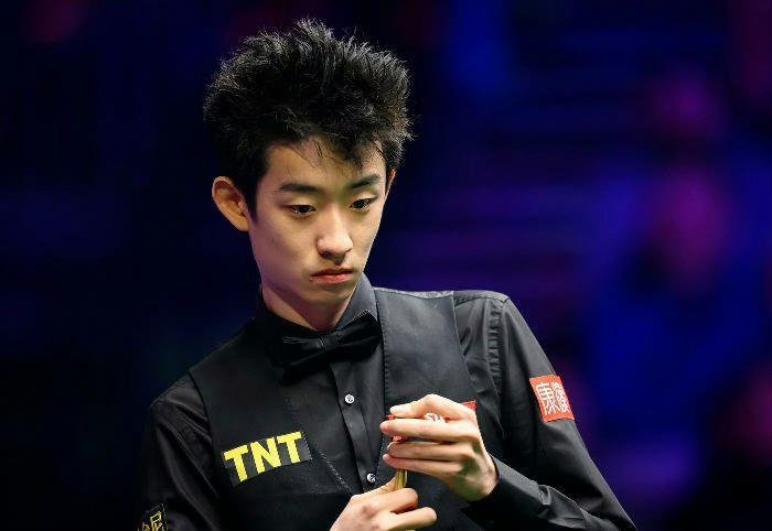 斯诺克大师赛:本届首个6-0!中国小将送同胞六连鞭,4强已出其三|吴宜泽|肖国栋|肖恩·墨菲|中国大师赛|武汉公开赛_新浪体育_新浪新闻