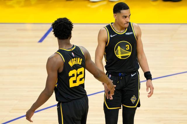 1665930405742051549.jpg 开云官网-豪掷2.49亿!勇士冲连冠不怕烧钱 夺冠年收入7亿