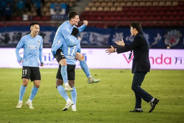 开云官网-控球率不足4成 谢晖再用“本土敢死队”硬刚徐正源