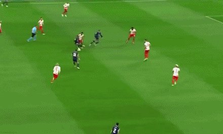 1635973703769053936.gif 【欧冠】维纳尔杜姆2球 巴黎圣日耳曼遭莱比锡绝平