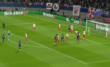 1635973697966082035.gif 【欧冠】维纳尔杜姆2球 巴黎圣日耳曼遭莱比锡绝平