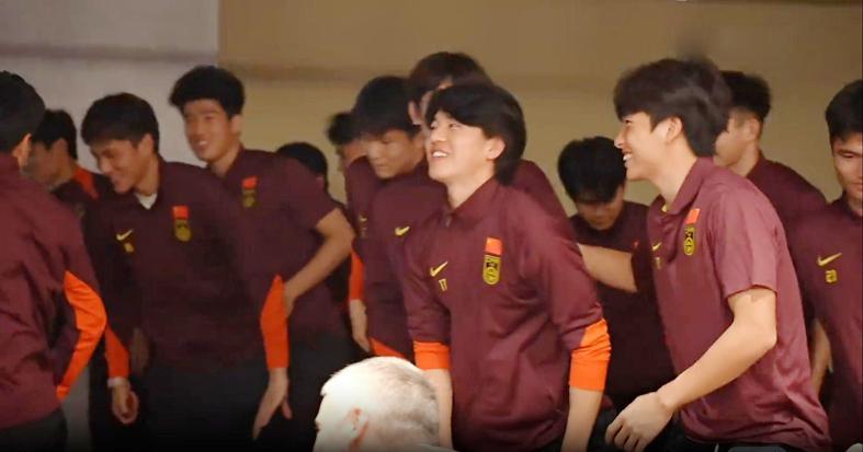 kaiyun-CCTV5直播中国VS日本！谁敢横刀立马？唯我彭大将军！范志毅辣评