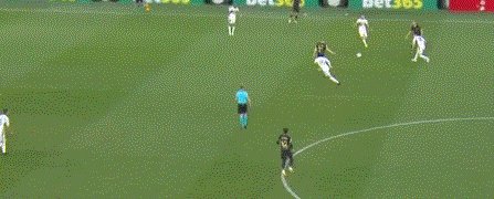 开云体育下载-【西甲】德容传射 普吉替补处子球 巴萨客场2比0胜