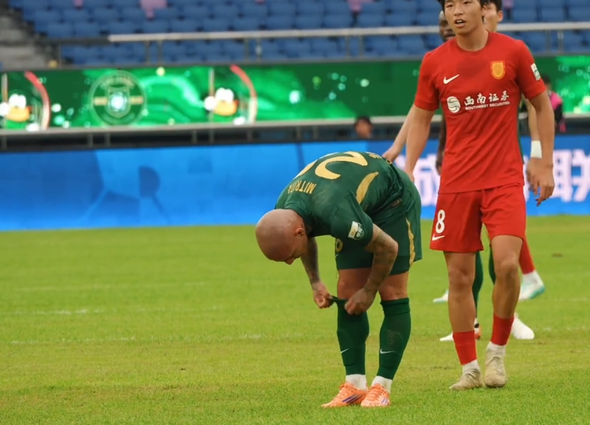 开云-李镇全辱骂对手将被罚!媒体人热议:胡来啊,搬起石头砸自己的脚